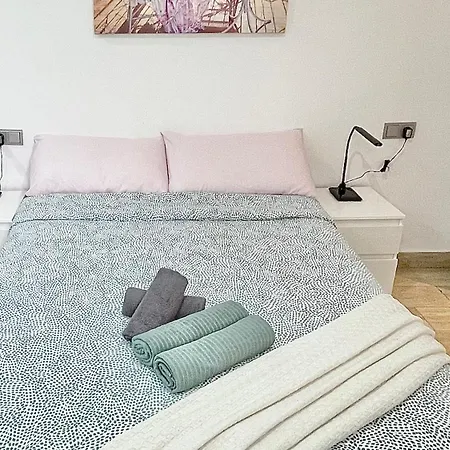 Family-friendly With Pool In The Heart Of Торевьиа