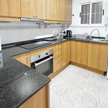 Family-friendly With Pool In The Heart Of Апартаменты Торевьиа