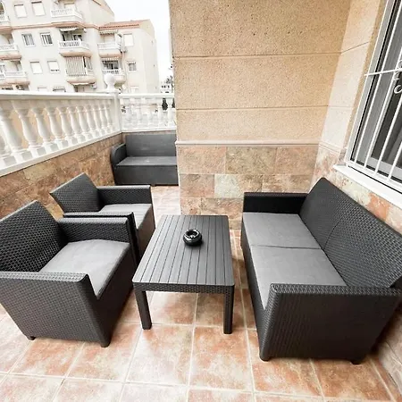 Апартаменты Family-friendly With Pool In The Heart Of