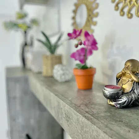 Апартаменты Family-friendly With Pool In The Heart Of