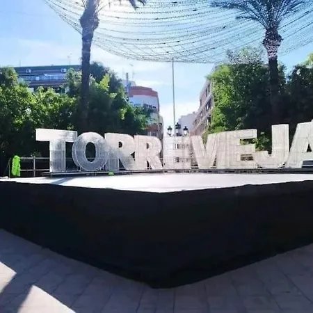 Family-friendly With Pool In The Heart Of Торевьиа